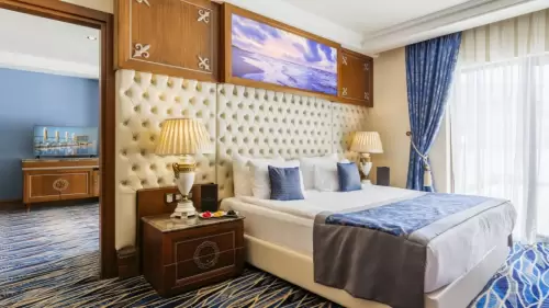 Lord's Palace Hotel