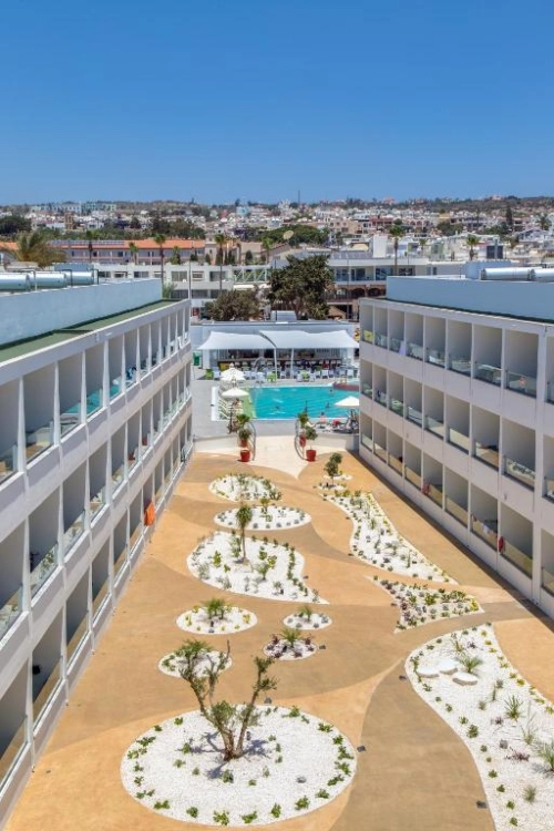 Nicholas Color Hotel
