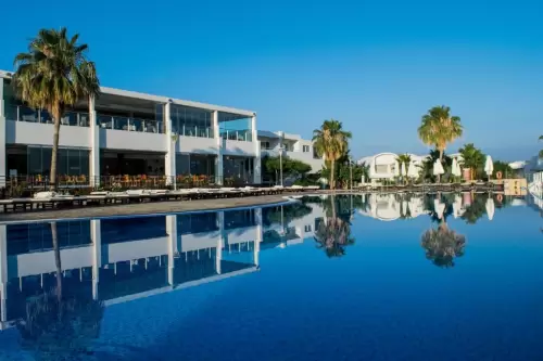 Theo Sunset Bay Hotel